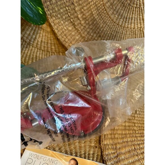 Wolfgang Puck 3 in 1 Peeler Corer & Slicer Apple device - Picture 4 of 6